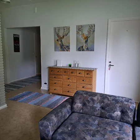 Matti, Mainiemi Apartment